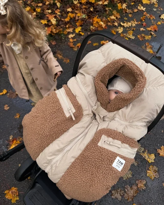 7 A.M. Enfant Car Seat Cocoon – Cappuccino Applique / Oat Cacao