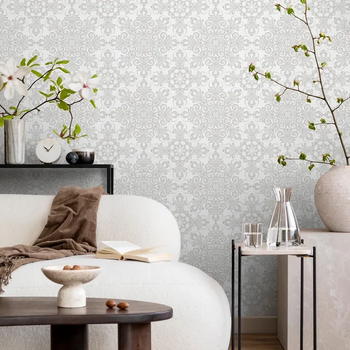 Damask Wallpaper With An Intricate Medallion Motif In Light Gray – C342