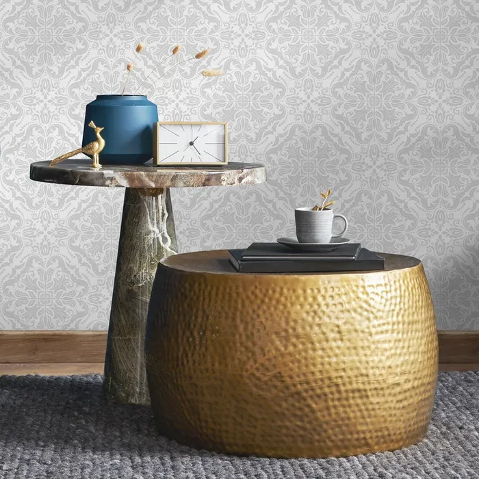 Damask Wallpaper With An Ornate Medallion Motif In Light Gray – A900