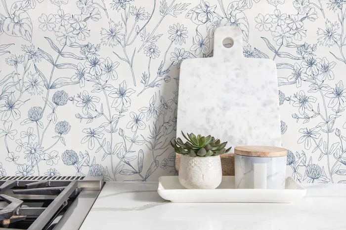 Floral Wallpaper Featuring Hand-drawn Wildflowers In Blue – D307
