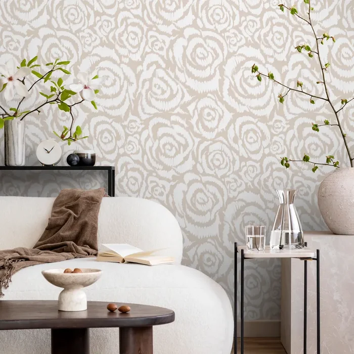 Floral Wallpaper With A Stylized Rose Motif In Beige And Cream – C659