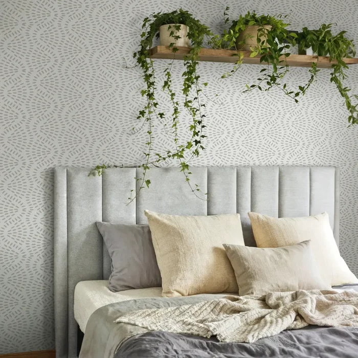 Geometric Wallpaper With A Radiating Dash Motif In Beige And White – C593