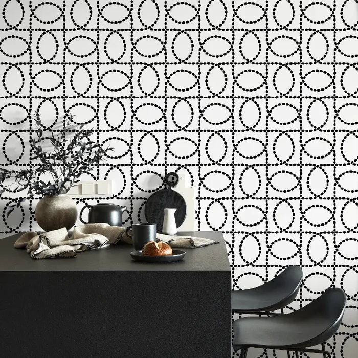 Geometric Wallpaper With An Interlocking Dotted Oval Motif In Black And White – C841