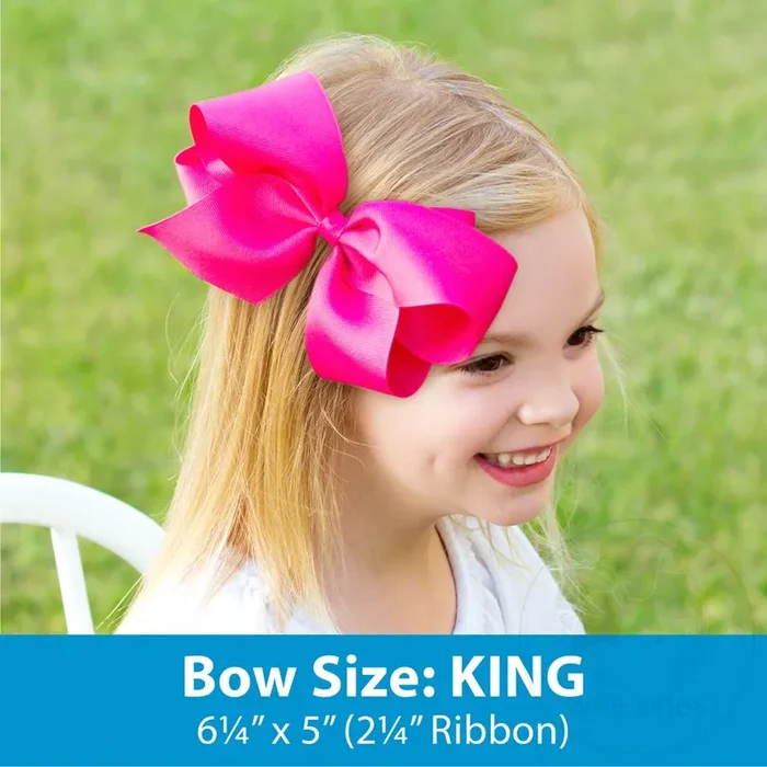 King Grosgrain Hair Bow with Moonstitch Edge and Holiday-themed Christmas Tree Embroidery – Pink Santa