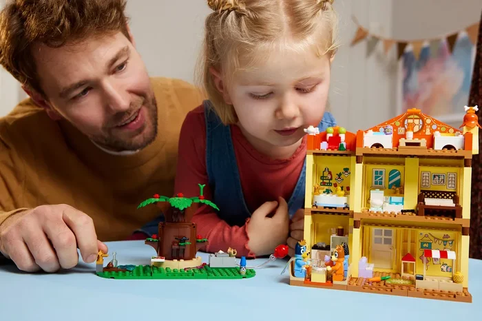 LEGO BLUEY Bluey’s Family House
