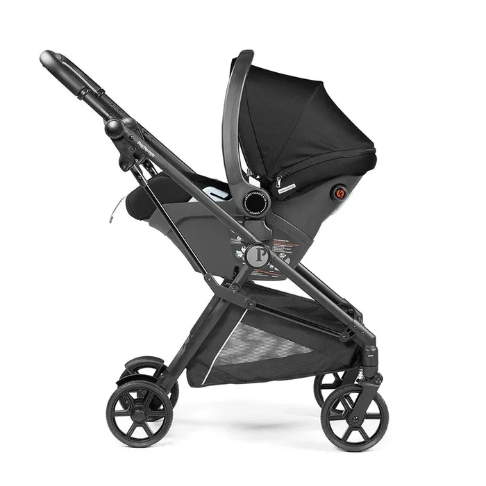 PEG Primo Viaggio Lounge on Wheels in True Black