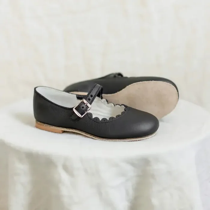 Scalloped Mary Jane – Black