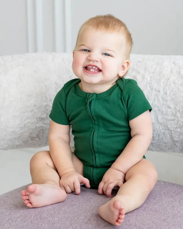 Short Sleeve Zipper Bodysuit In Hunter, 0-3m