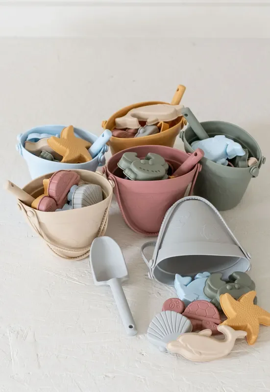 Silicone Sand Bucket With Toys And Shovel