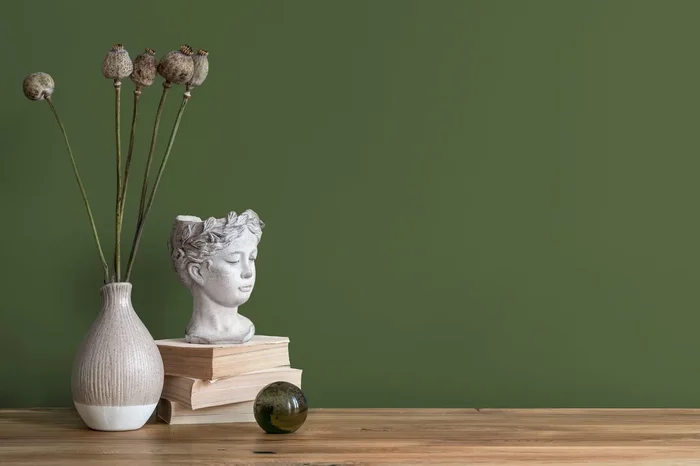 Solid Color Wallpaper In A Deep Olive Green – D437
