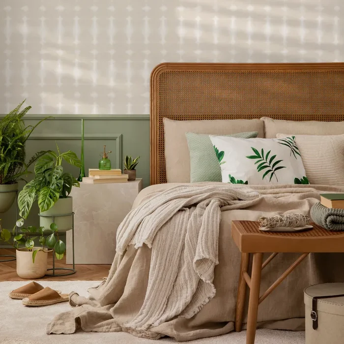 Tie Dye Wallpaper With A Soft Geometric Pattern In Beige And Off-white – C739